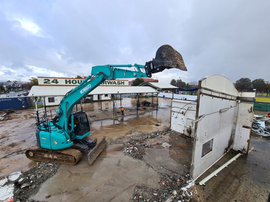 Maintaining Good Neighbour Relations During a Residential Demolition Project-SB